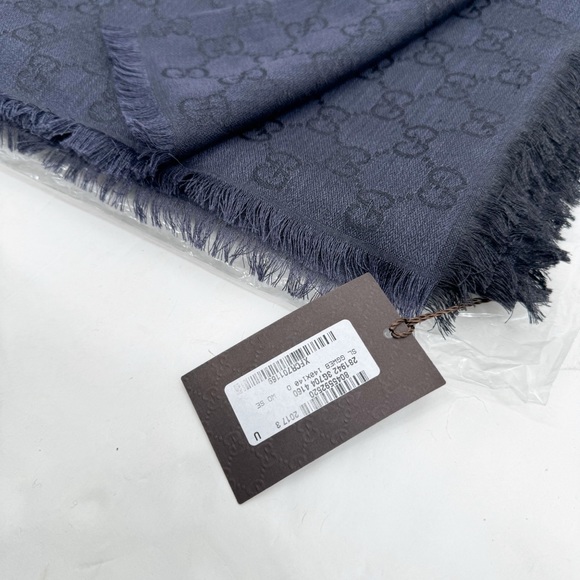 GUCCI scarf shawl GG Guccissima 140x140 cm wool silk 281942 Navy Black - Picture 14 of 16
